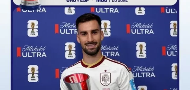 حصل بايينا على جائزة أفضل لاعب في المباراة بعد تسجيله هدف الفوز في فوز إسبانيا 1-0 على أوروغواي