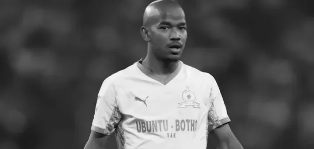 توفي اللاعب الدولي الجنوب أفريقي آدمز، الذي شارك في 3 مباريات في كأس العالم