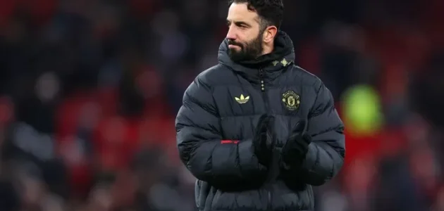 أموريم يعتذر لجماهير مانشستر يونايتد عن صمته بعد طرده