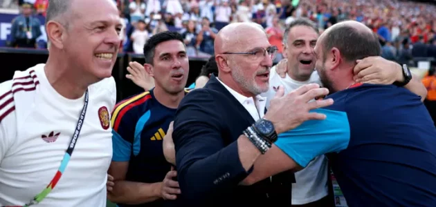 أبطال كأس العالم بقيادة دي لا فوينتي “مثال يحتذى به للرياضة الإسبانية”