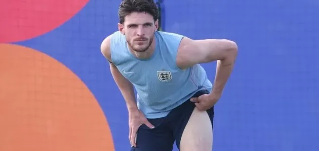 كأس العالم 2026: يتدرب لاعبو إنجلترا ديكلان رايس ومارك جويهي وريس جيمس استعدادًا لمباراة ربع النهائي مع النرويج