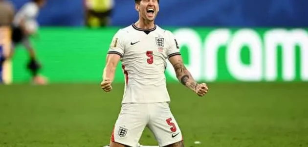 إنتر ميلان يبدي اهتمامه باللاعب الحر جون ستونز