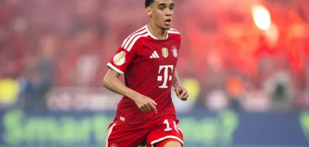 سيعود موسيالا لاعب بايرن ميونخ في الوقت المناسب لانطلاق الدوري الألماني بعد خضوعه لعملية جراحية