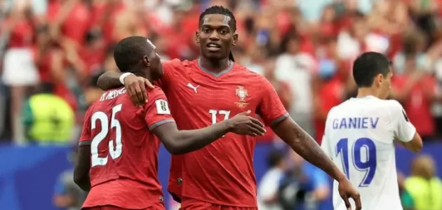 توتنهام غير مهتم بالتعاقد مع جناح ميلان رافائيل لياو