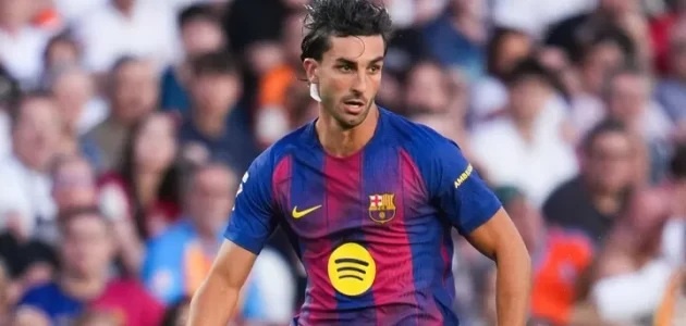 غارسيا يدعو توريس للبقاء في برشلونة