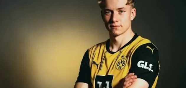 يراقب كل من أرسنال وليفربول سفينسون، ويُعجب أرسنال بمؤهلاته